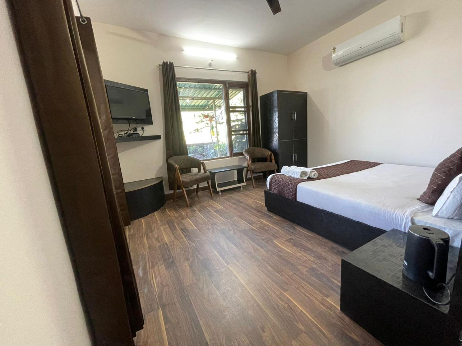 The Panda Hotel Dharamshala Buitenkant foto