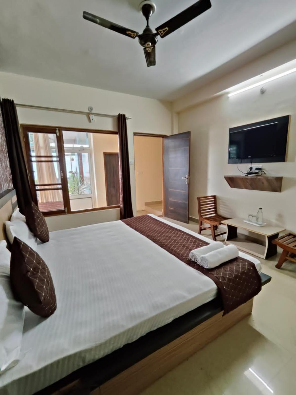 The Panda Hotel Dharamshala Buitenkant foto